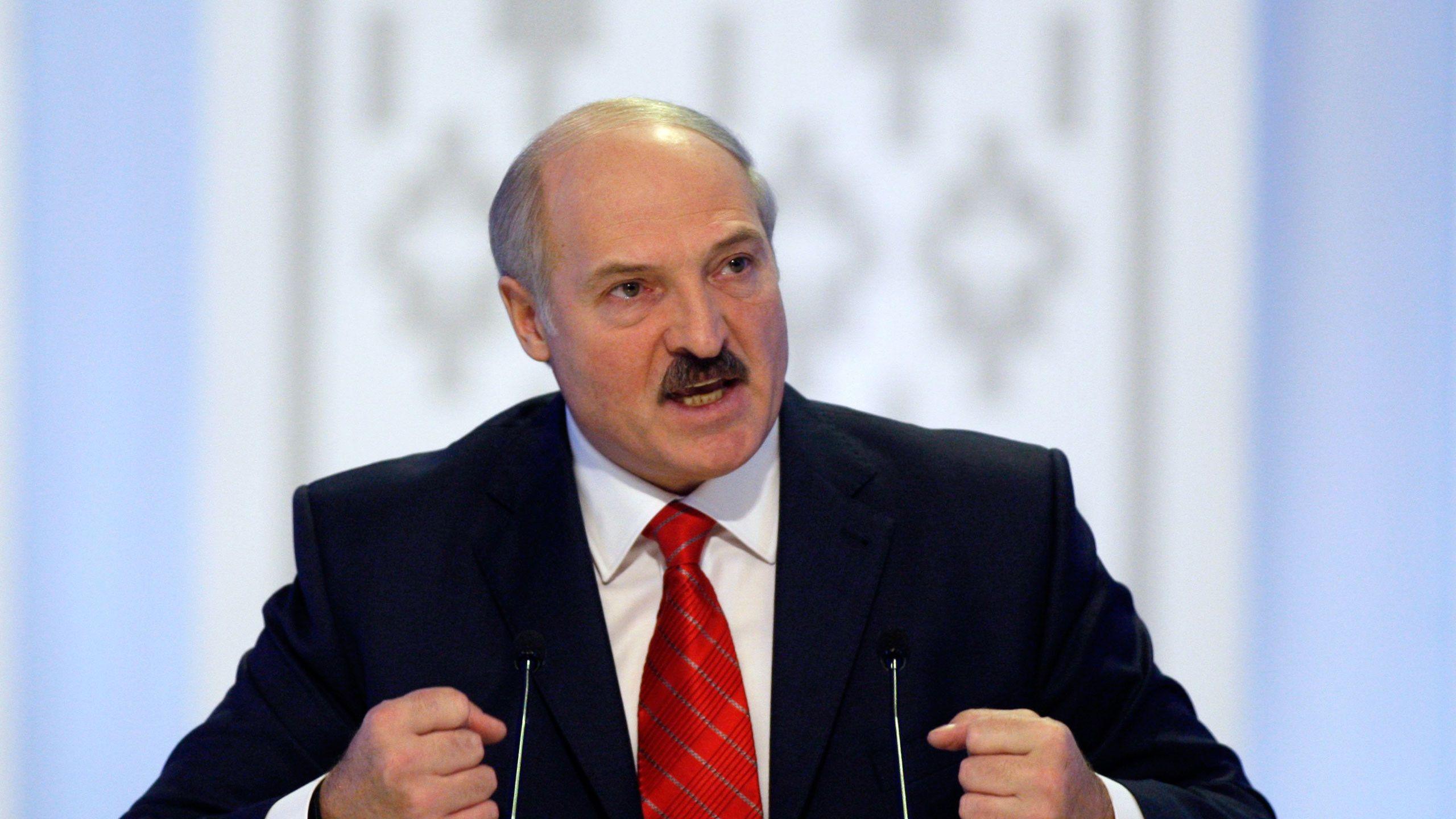 «Начинают нам выкручивать руки»: Лукашенко выступил с жестким заявлением