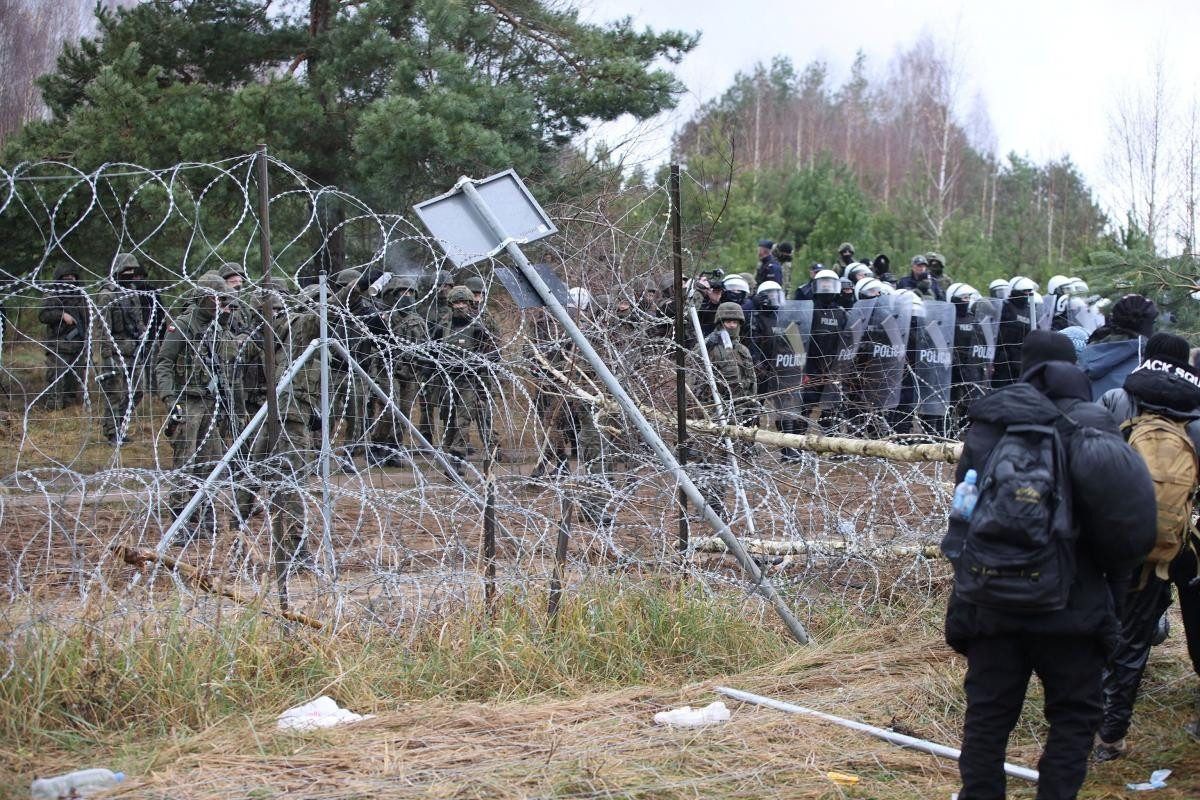 Минобороны Польши обвинило Россию в попытке «вызвать панику» при помощи мигрантов