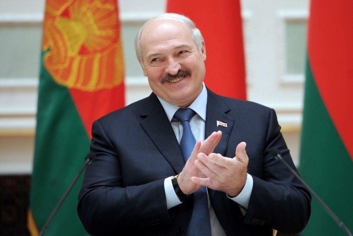 «У меня еще двойник работает». Лукашенко пошутил про якобы перенесенный инсульт