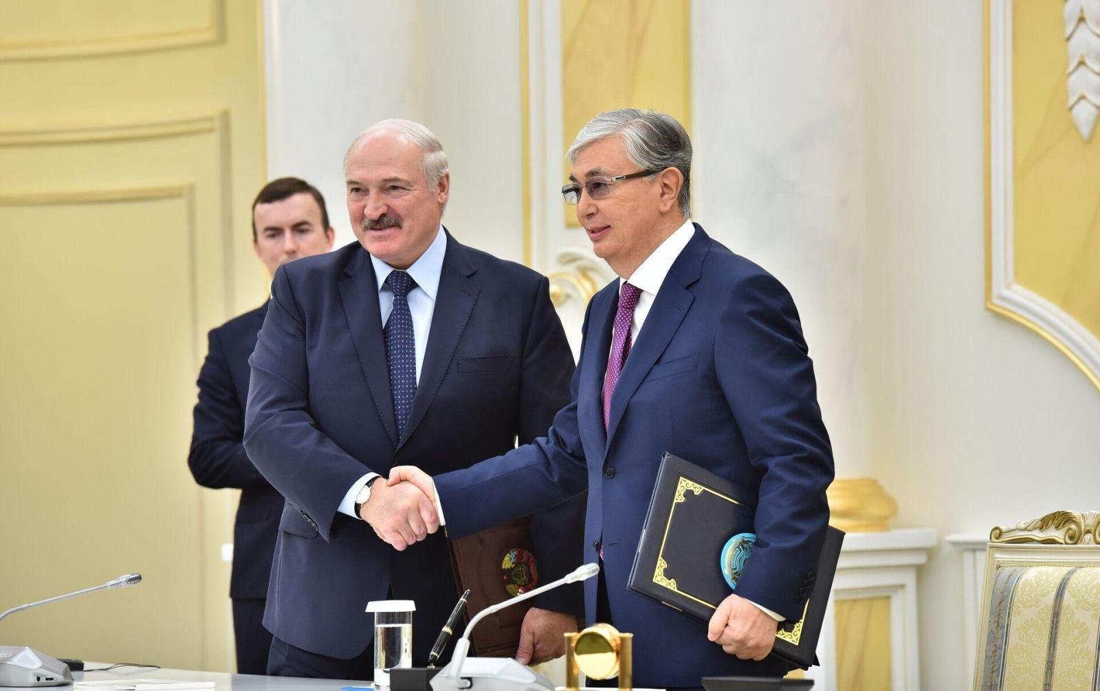 Лукашенко оценил вклад Беларуси и Казахстана в евразийскую интеграцию