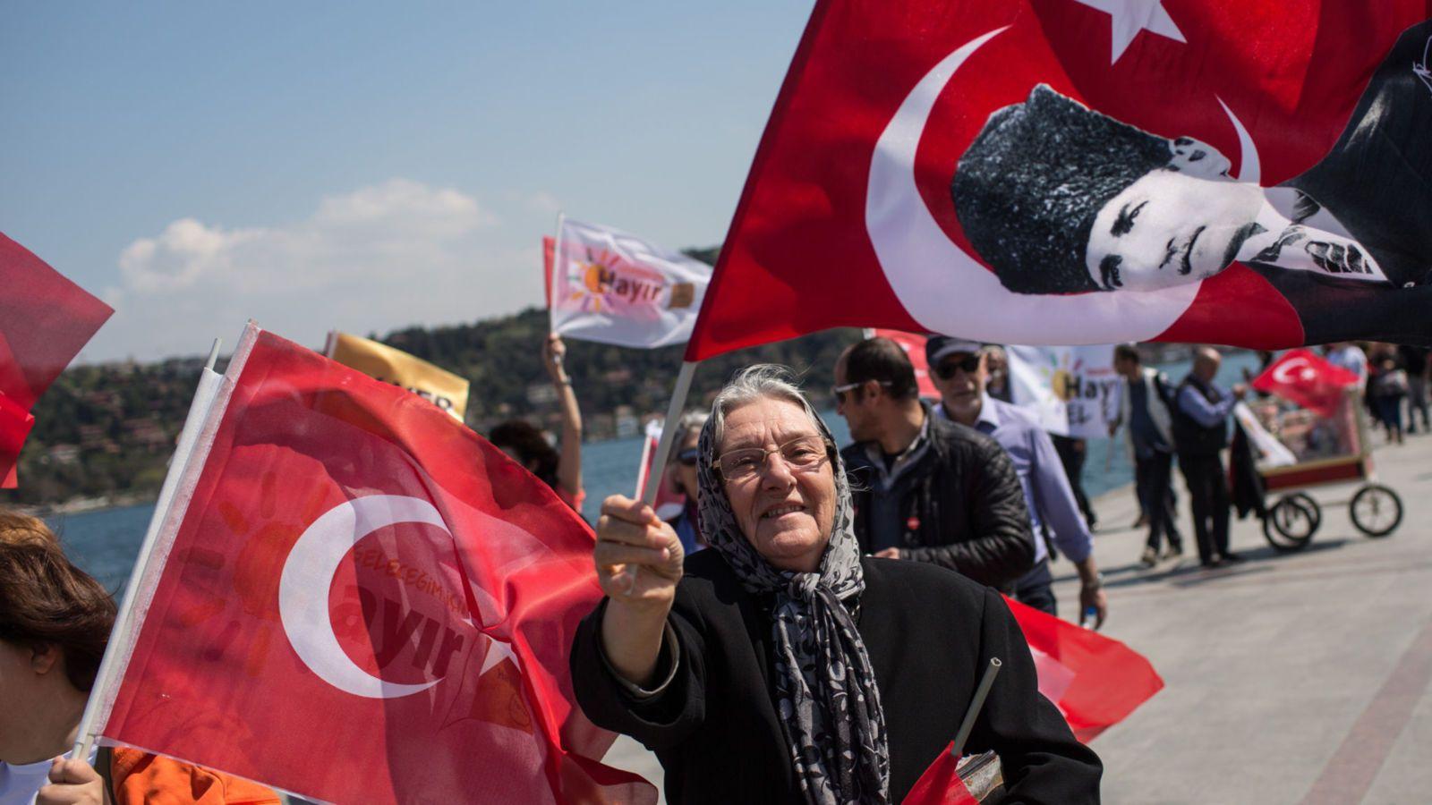 На референдуме в Турции победили сторонники президентской системы
