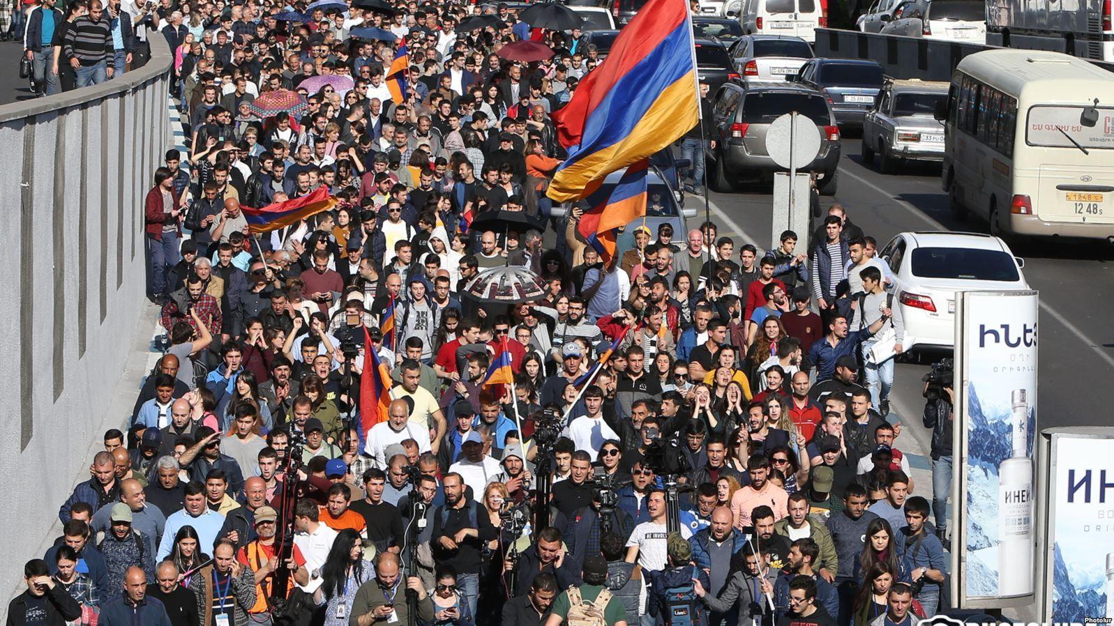 Протесты в Армении: «бархатная революция» или обычная политика?