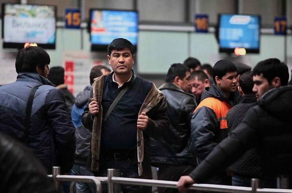 Россия планирует облегчить миграционный режим для узбекистанцев – СМИ