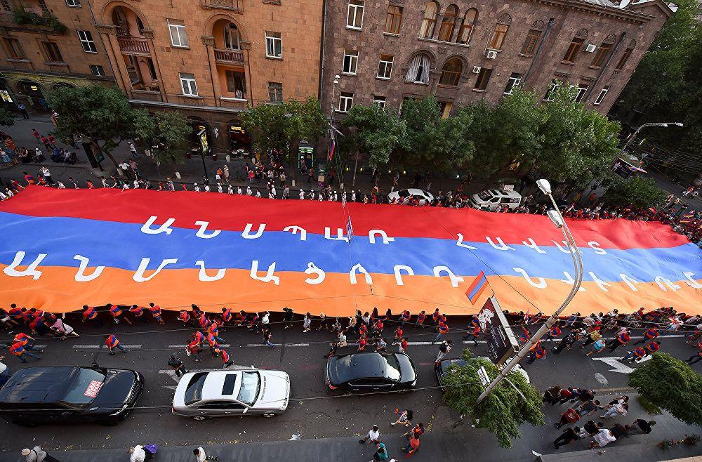 Отмена референдума: к чему приведет конституционный кризис в Армении
