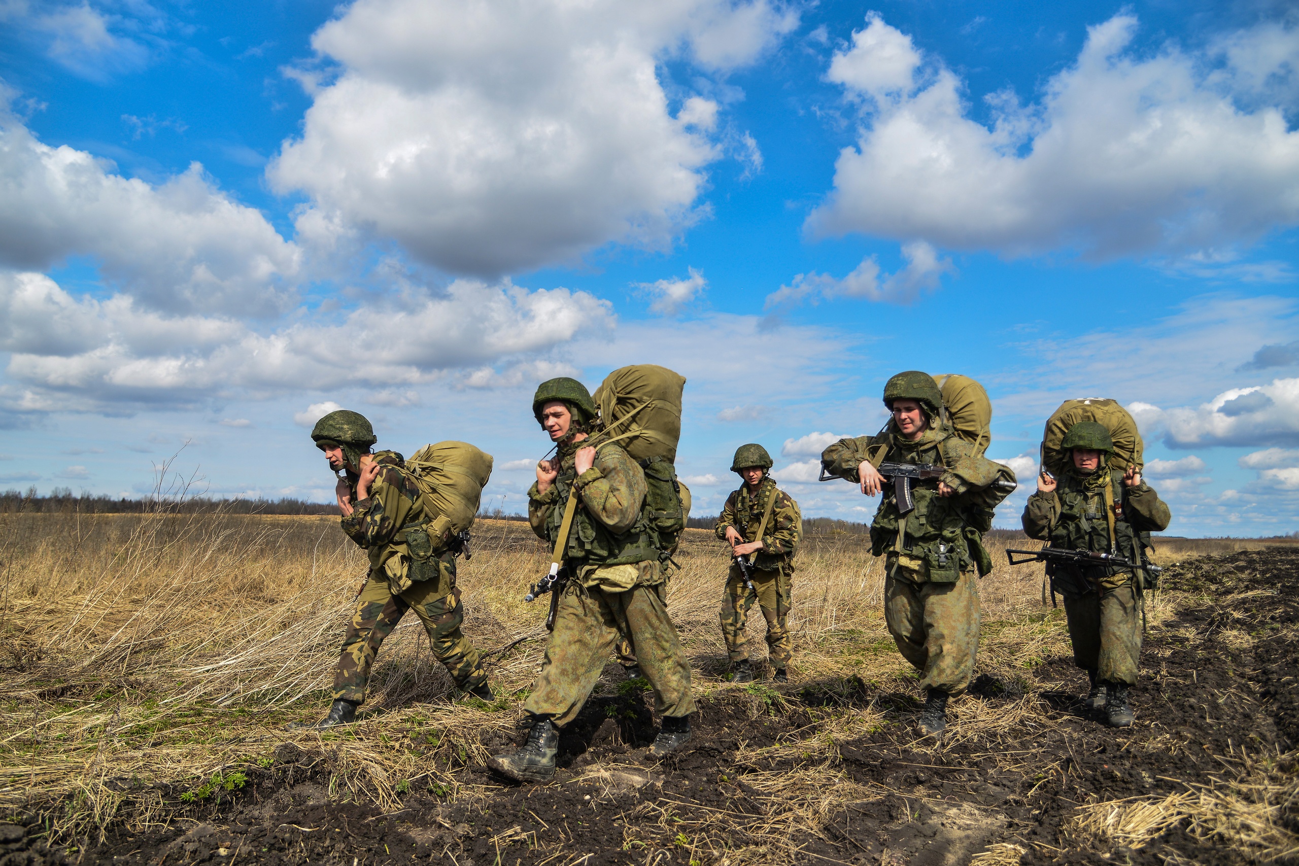 Белорусские военнослужащие отправились на обучение в Россию