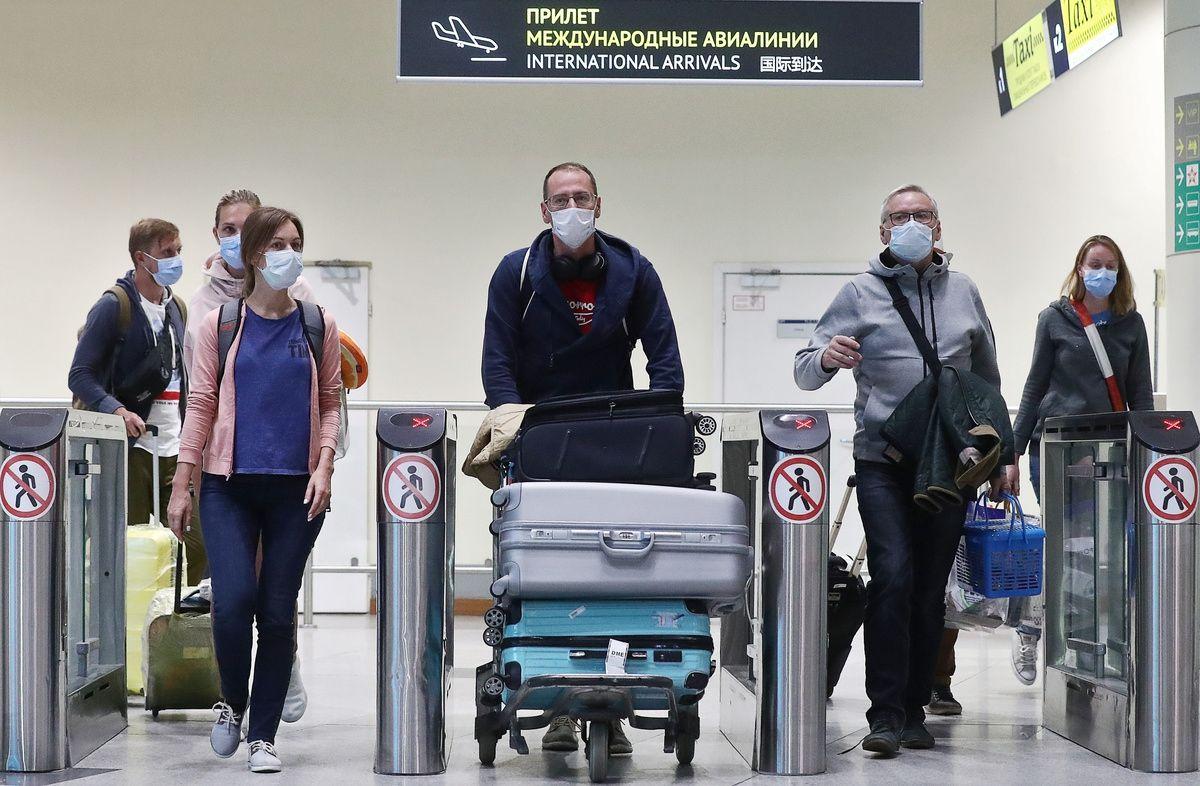 Стало известно, сколько белорусов не могут вернуться на родину из-за коронавируса