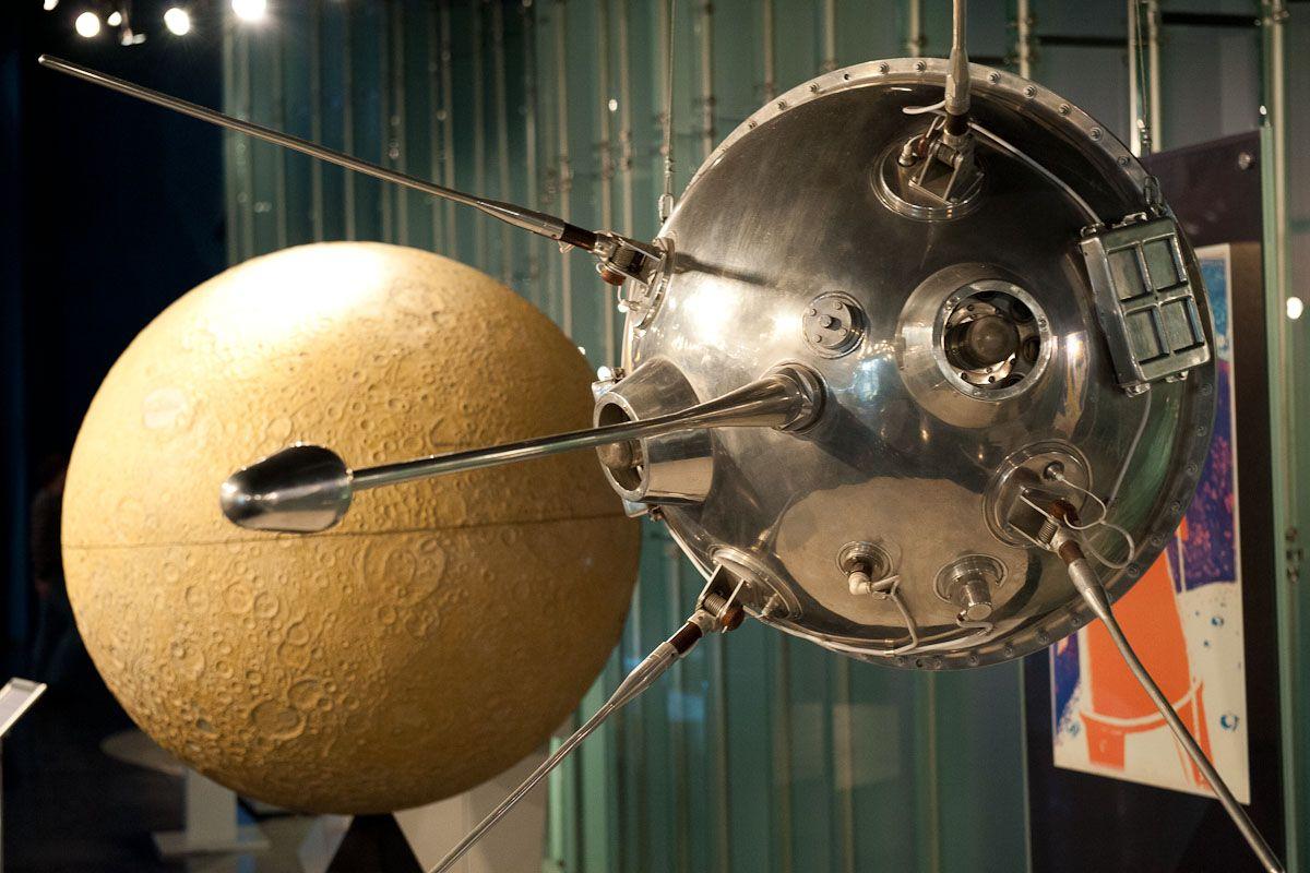 «Роскосмос» опубликовал рассекреченные документы о первых экспедициях на Луну