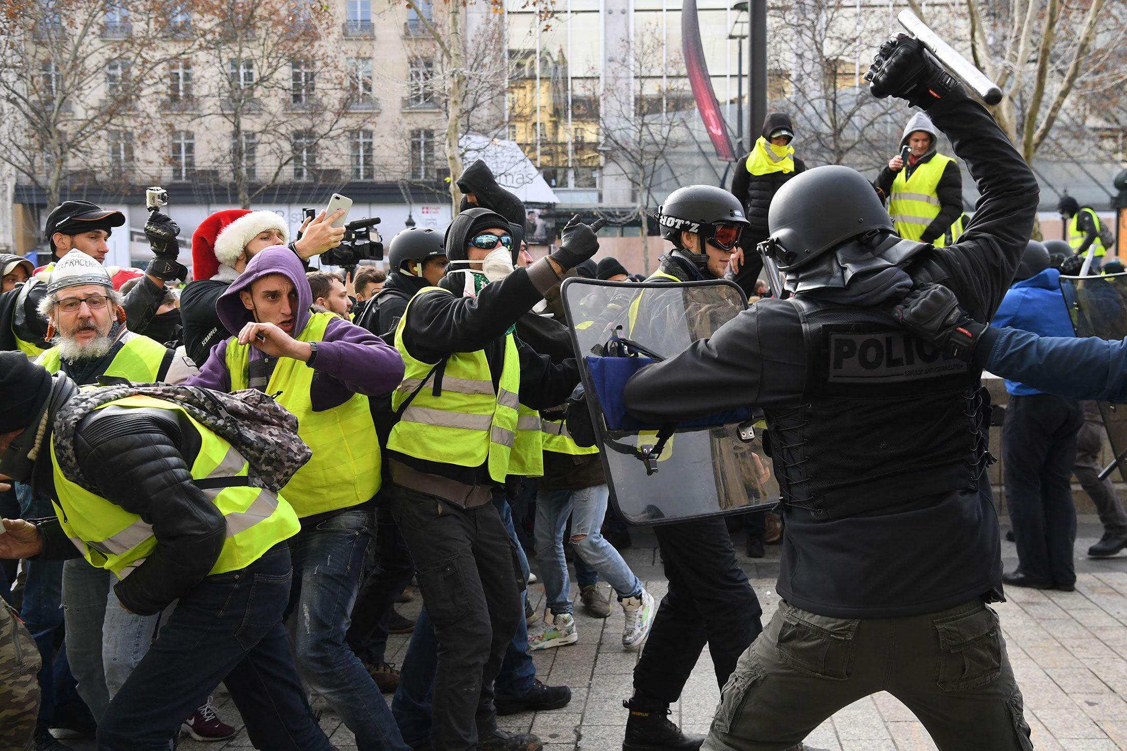 «Новая французская революция»? К чему приведут массовые протесты во Франции