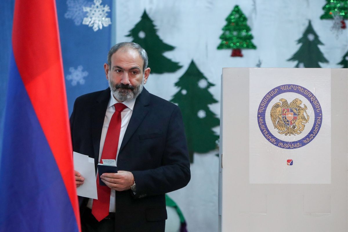 Внеочередные выборы в Армении: «за» и «против»