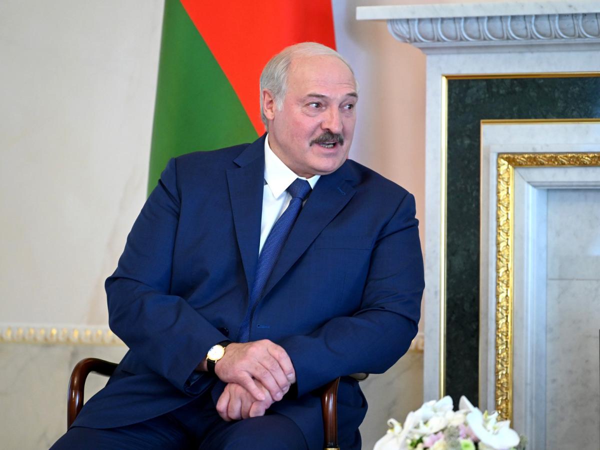Лукашенко объяснил, почему пришел на саммит ЕАЭС пешком