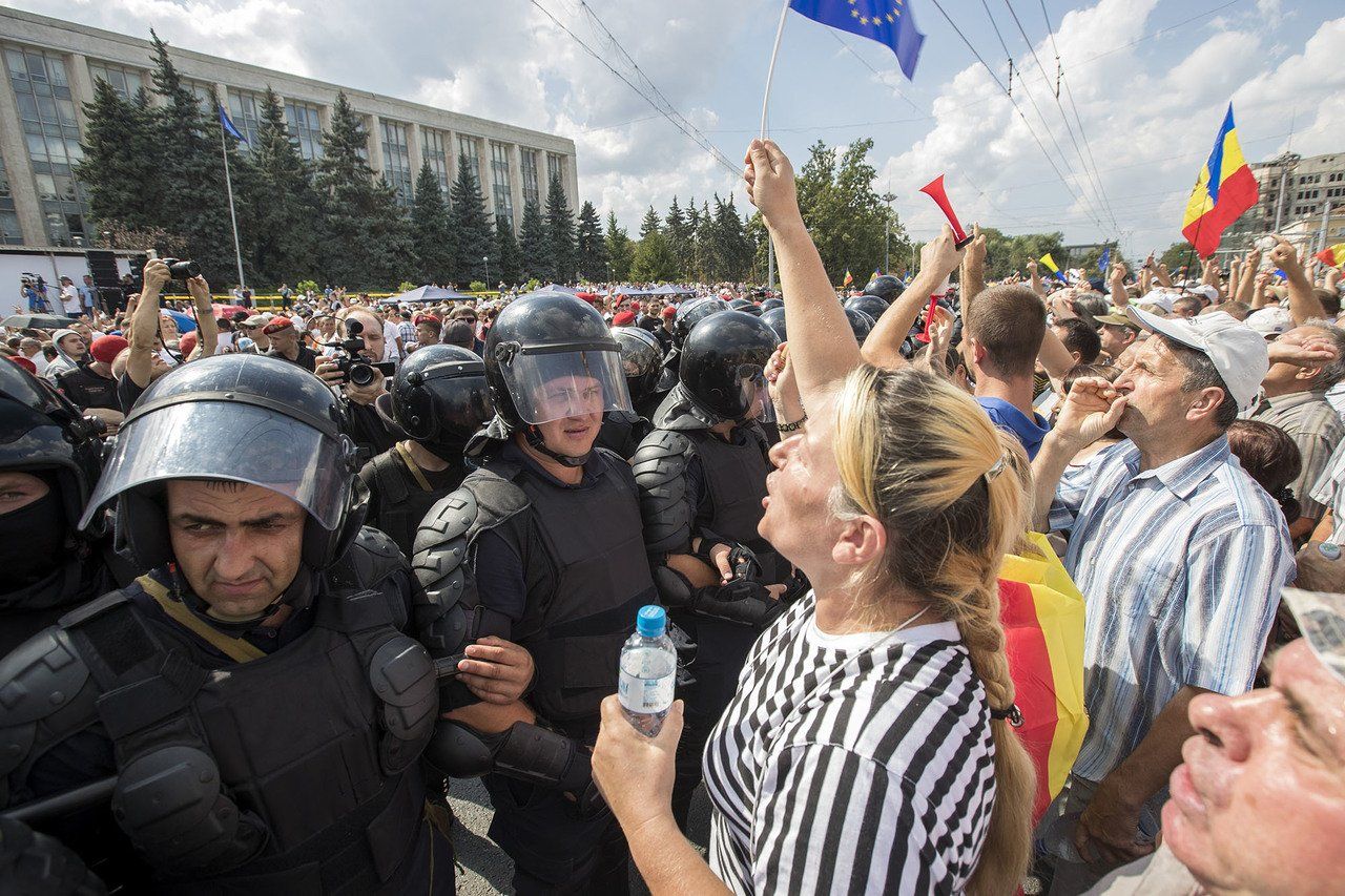 Полиция Молдовы обратилась с предупреждением к оппозиции