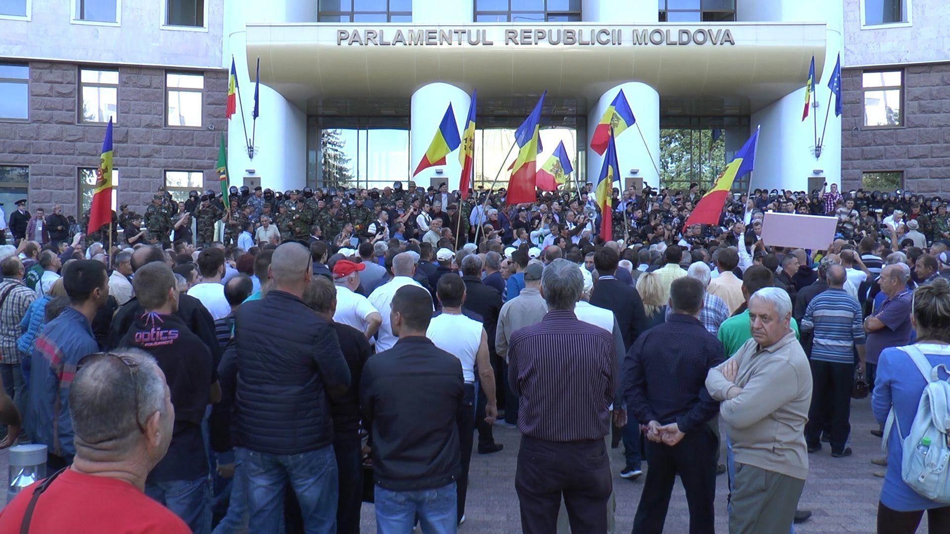 В Молдове протестуют из-за перехода к смешанной избирательной системе