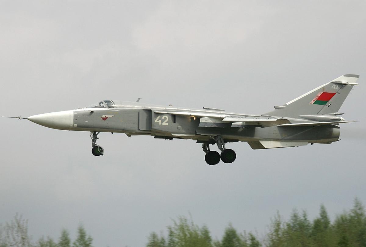 Лукашенко: белорусские самолеты уже оборудованы под ядерное оружие