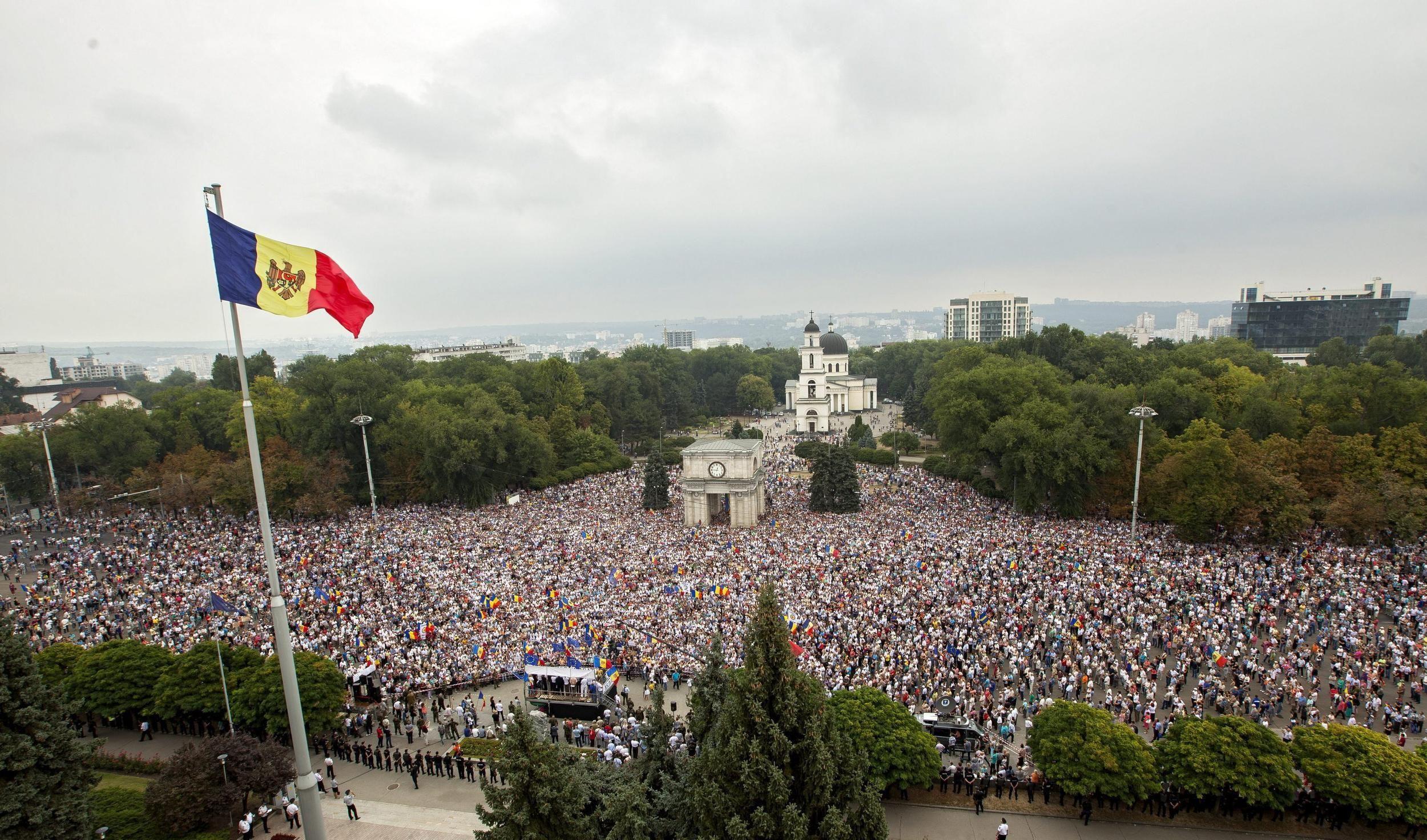 Западники против социалистов. Кто станет следующим президентом Молдовы?