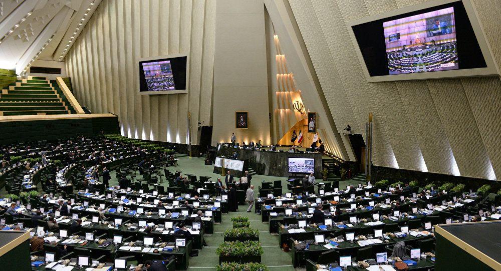 В Иране совершено вооруженное нападение на парламент