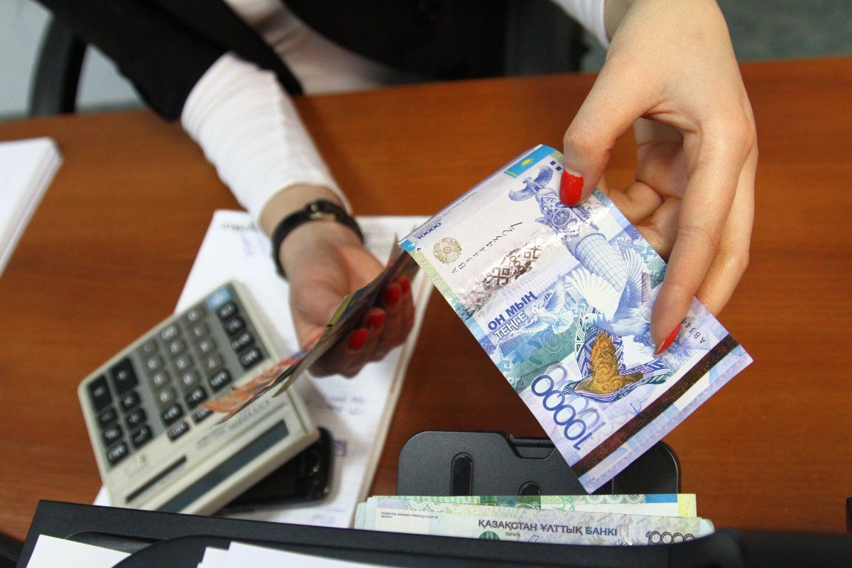 Минтруд Казахстана призвал работодателей повысить зарплаты