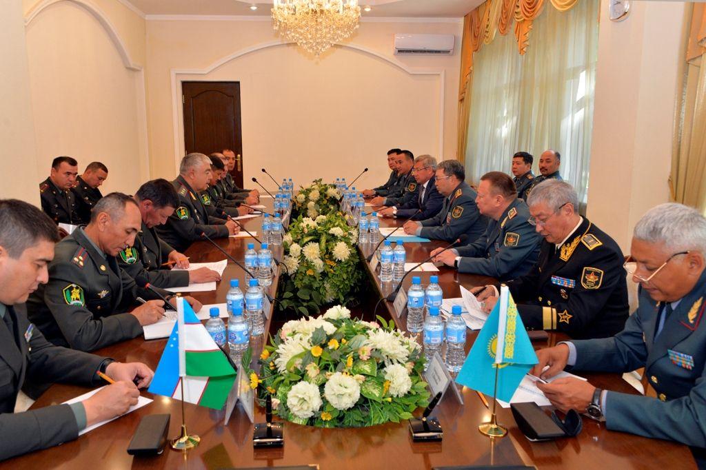 Казахстан и Узбекистан впервые утвердили план военного сотрудничества