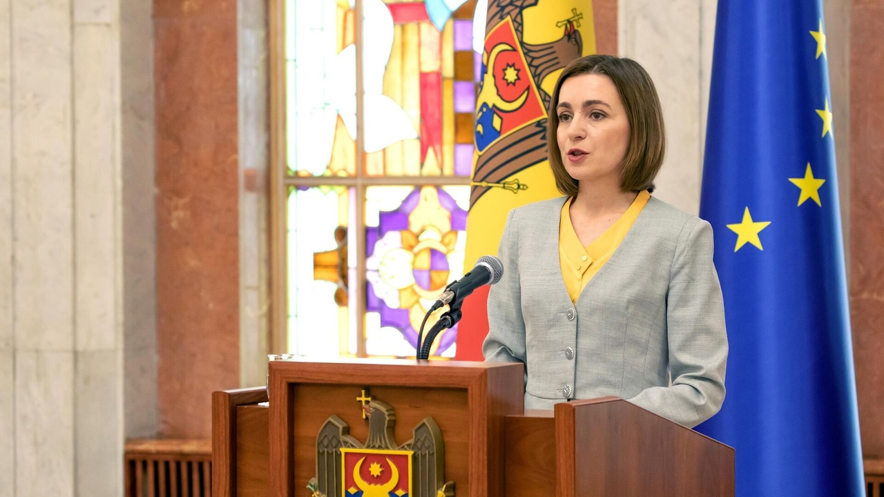 Санду поздравила молдаван с годовщиной присоединения Бессарабии к Румынии