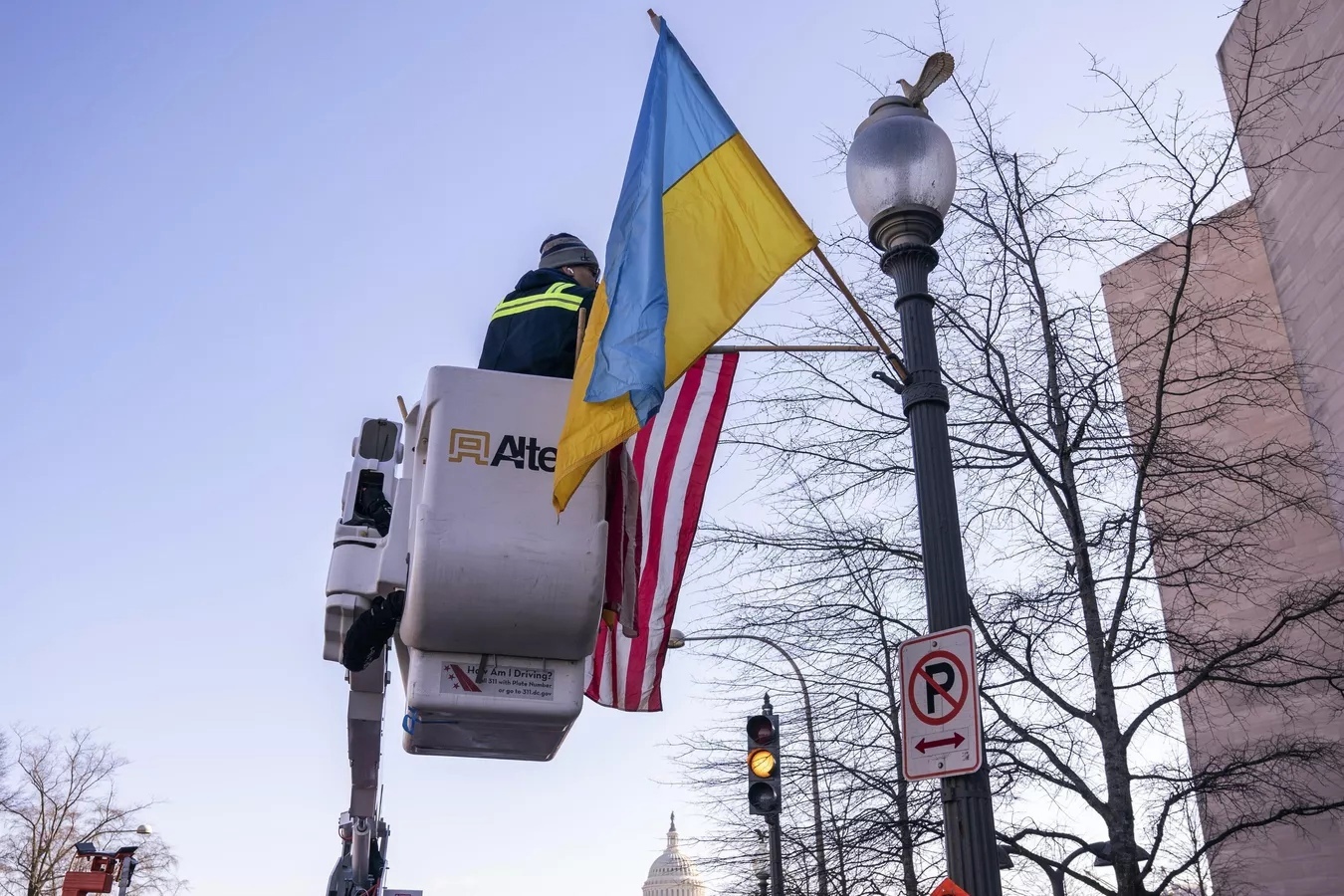 В Кремле прокомментировали пакет помощи США Украине