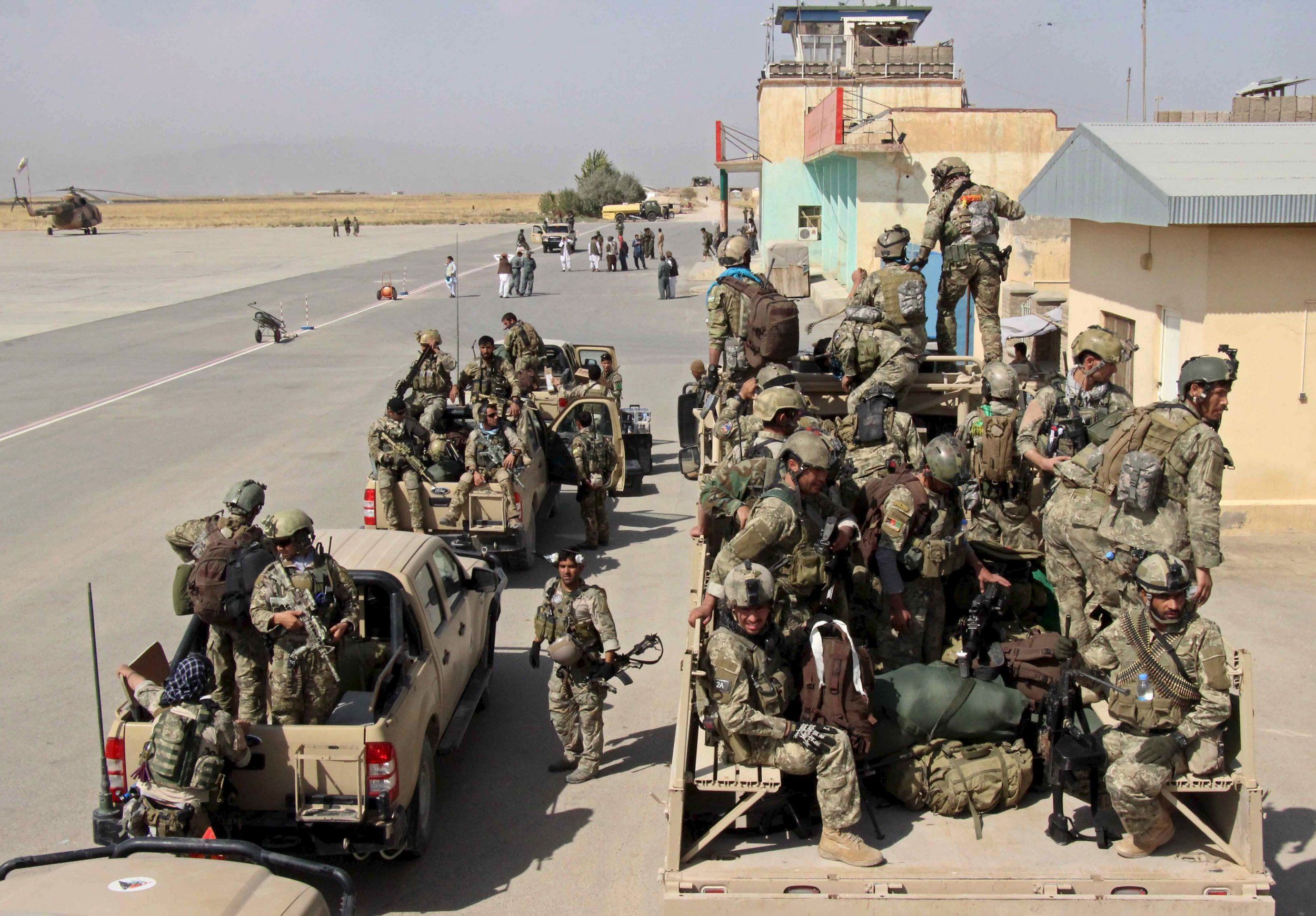 Афганские военные отступили в Таджикистан в ходе боев с талибами*