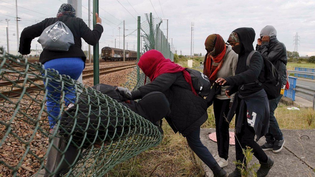 Лукашенко отказался защищать Европу от мигрантов