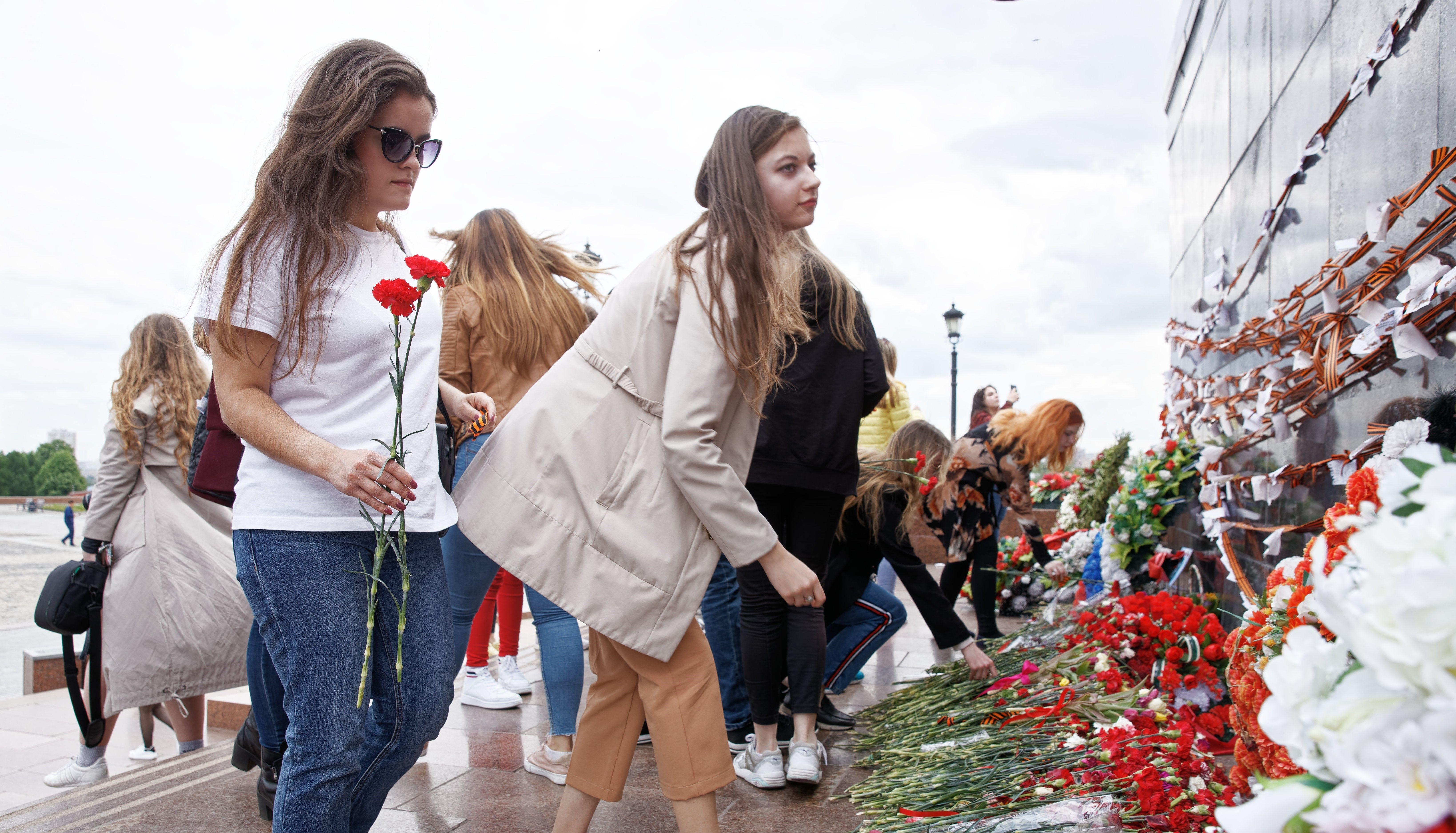 Молодые журналисты Беларуси, России и стран СНГ почтили память героев Великой Отечественной войны