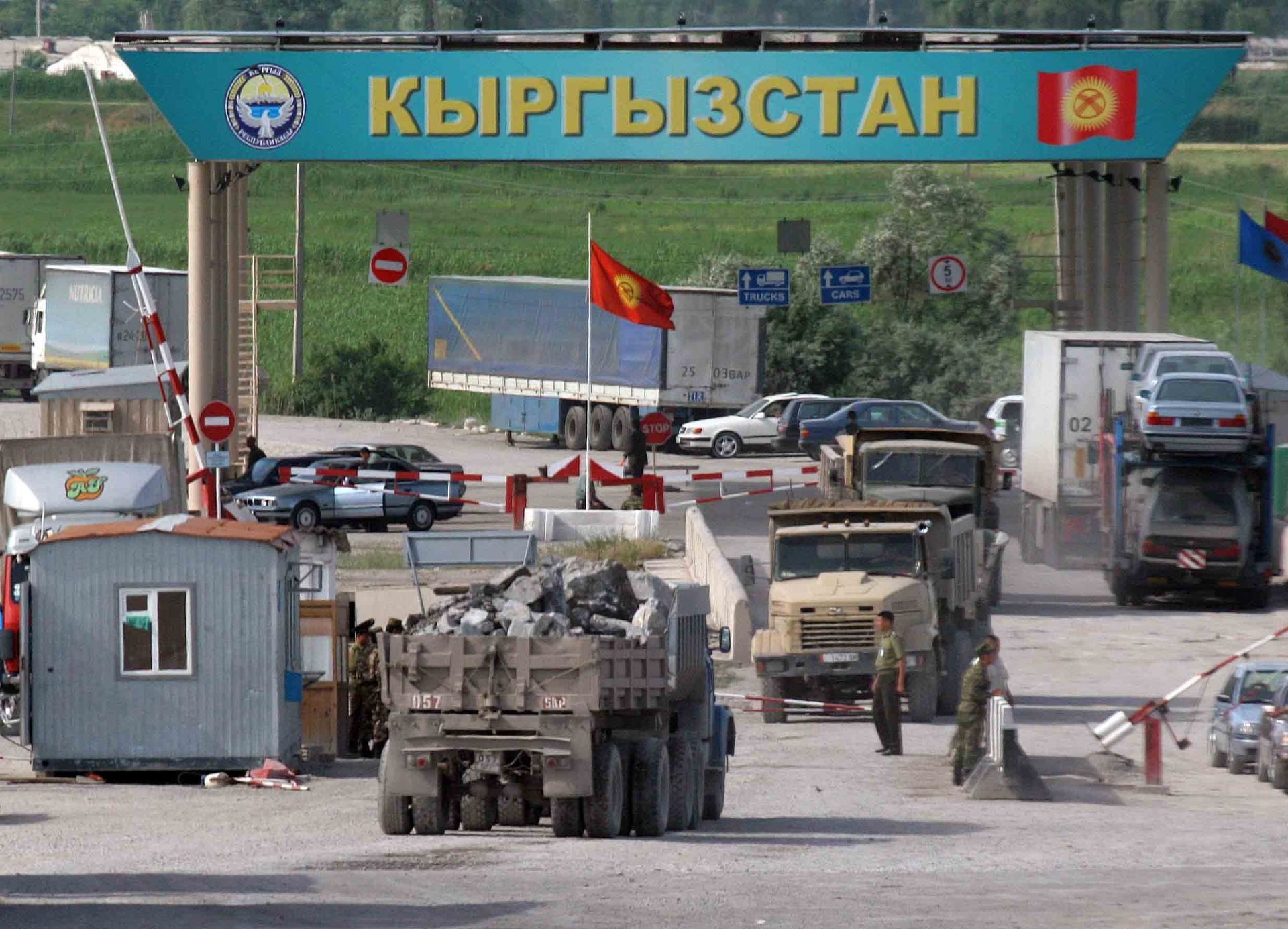 В правительстве Кыргызстана предложили убрать пограничников между странами ЕАЭС