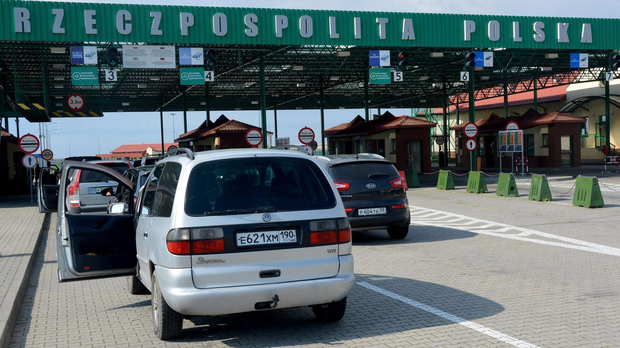 Польша закрыла пункт пропуска на границе с Россией