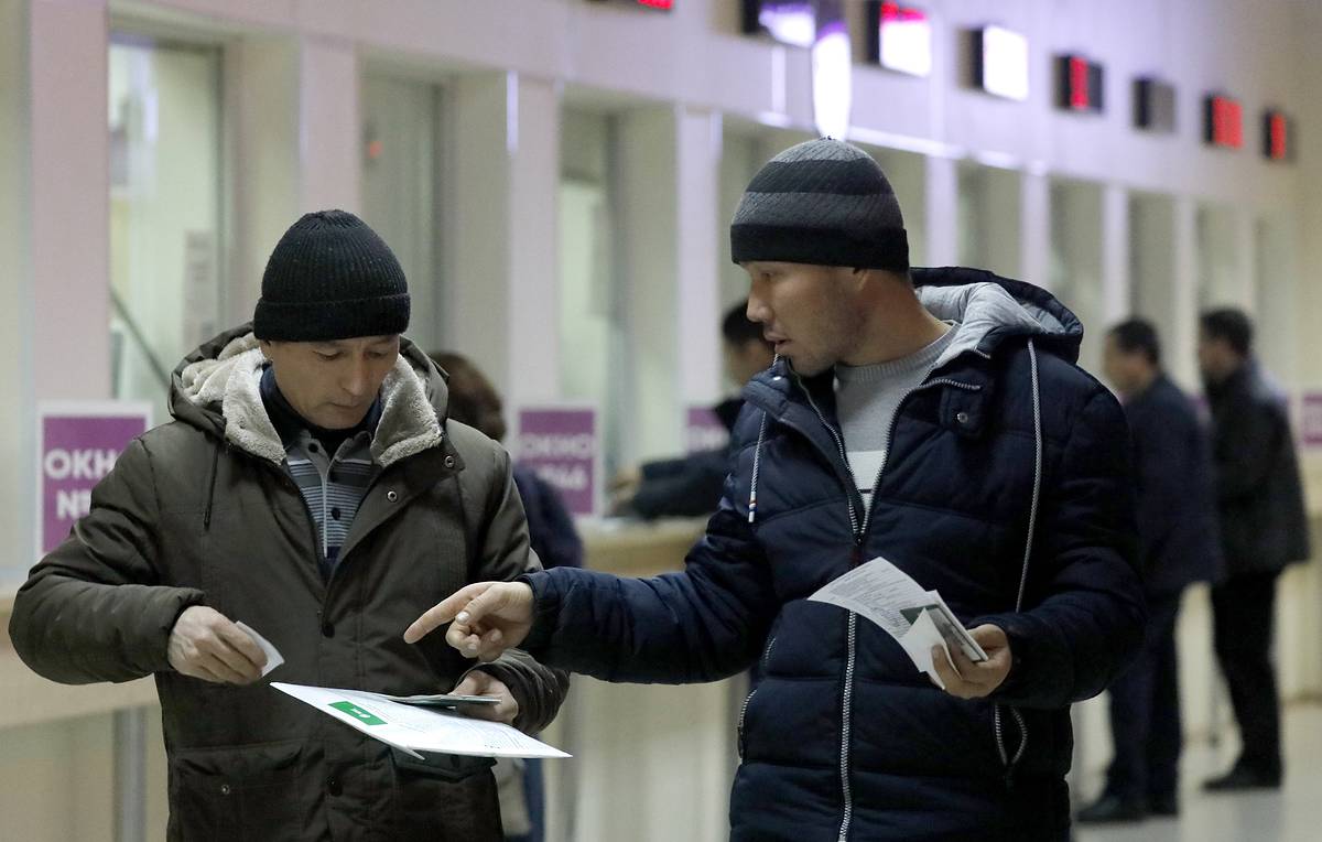 В России анонсировали запуск аналога «Госуслуг» для мигрантов