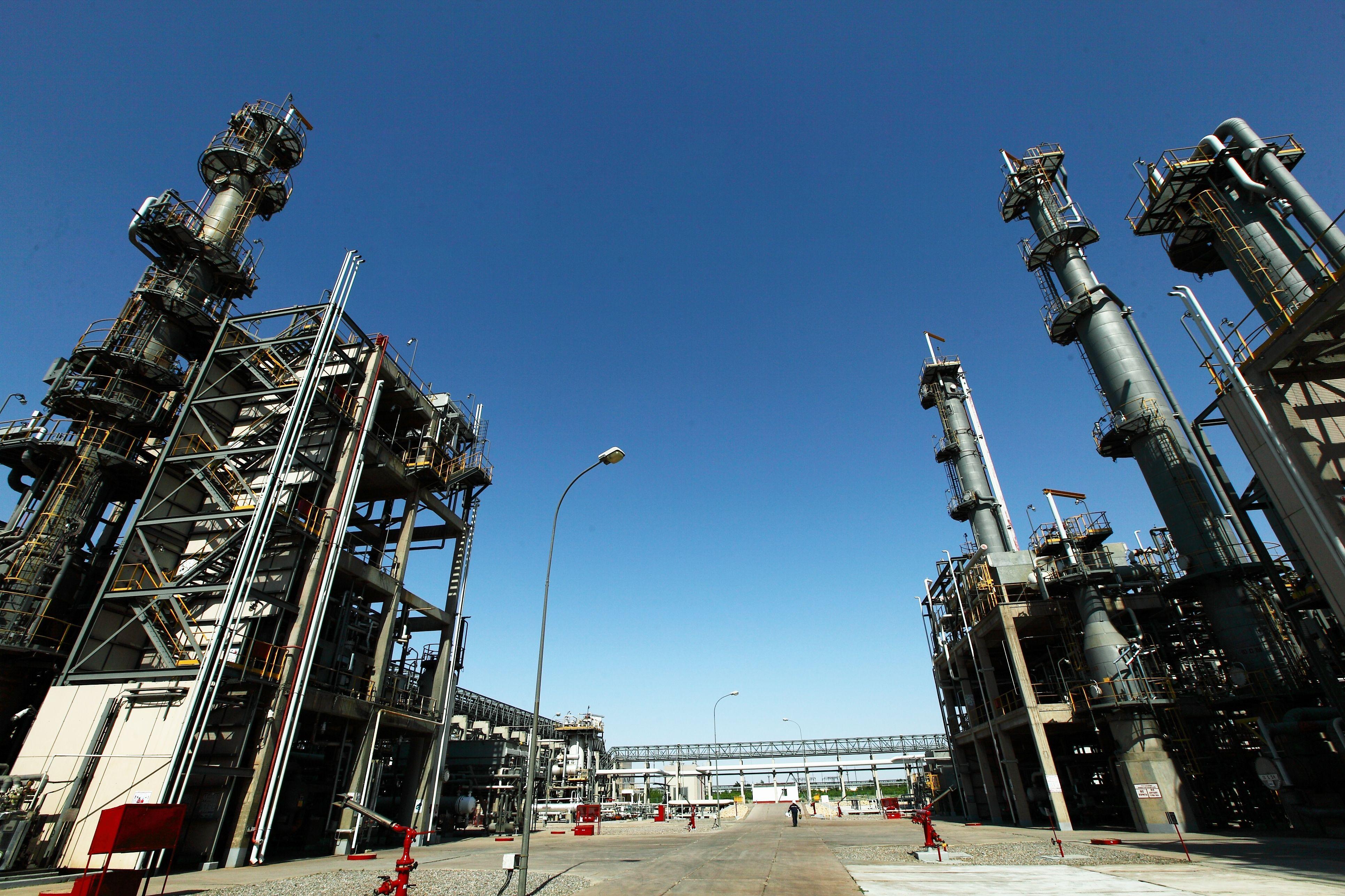 «Остановить падение»: Мирзиёев меняет нефтяную отрасль Узбекистана