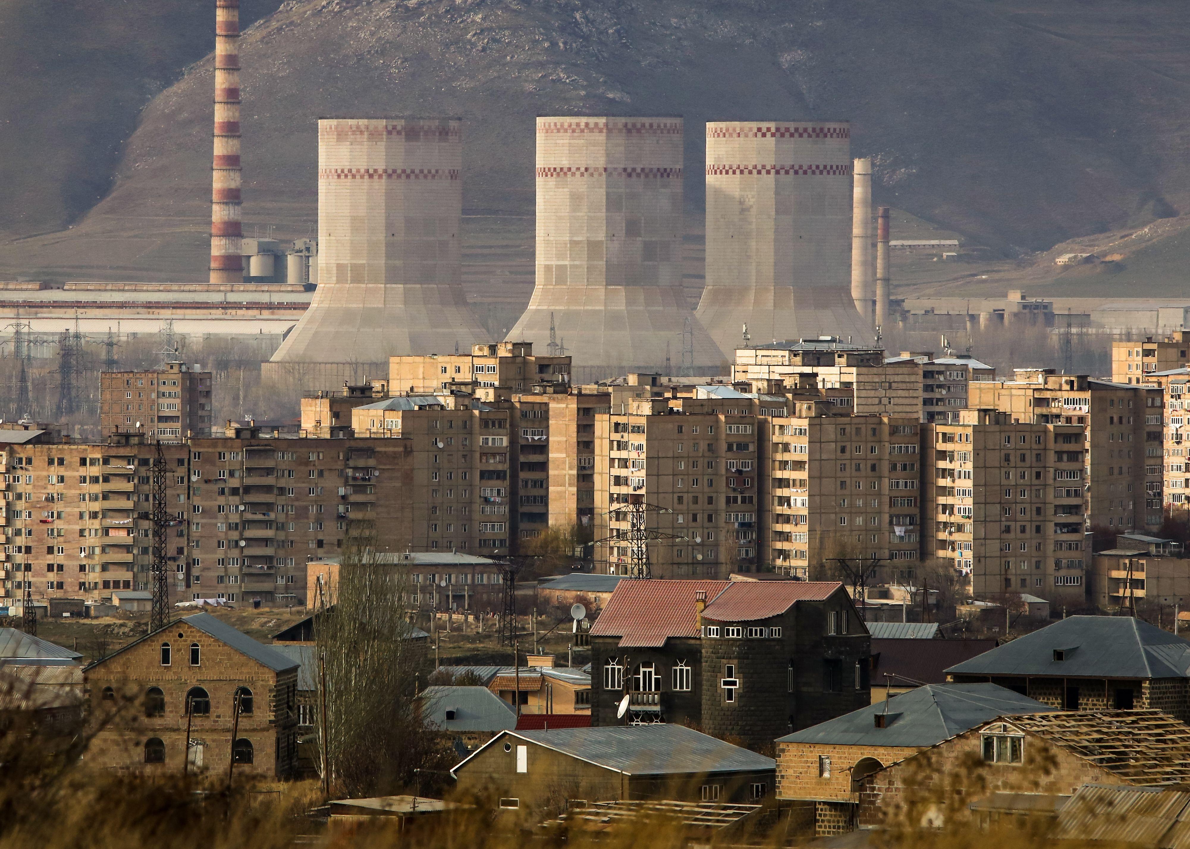 «Энергетическая ловушка»: США пытаются навязать Армении свой газ