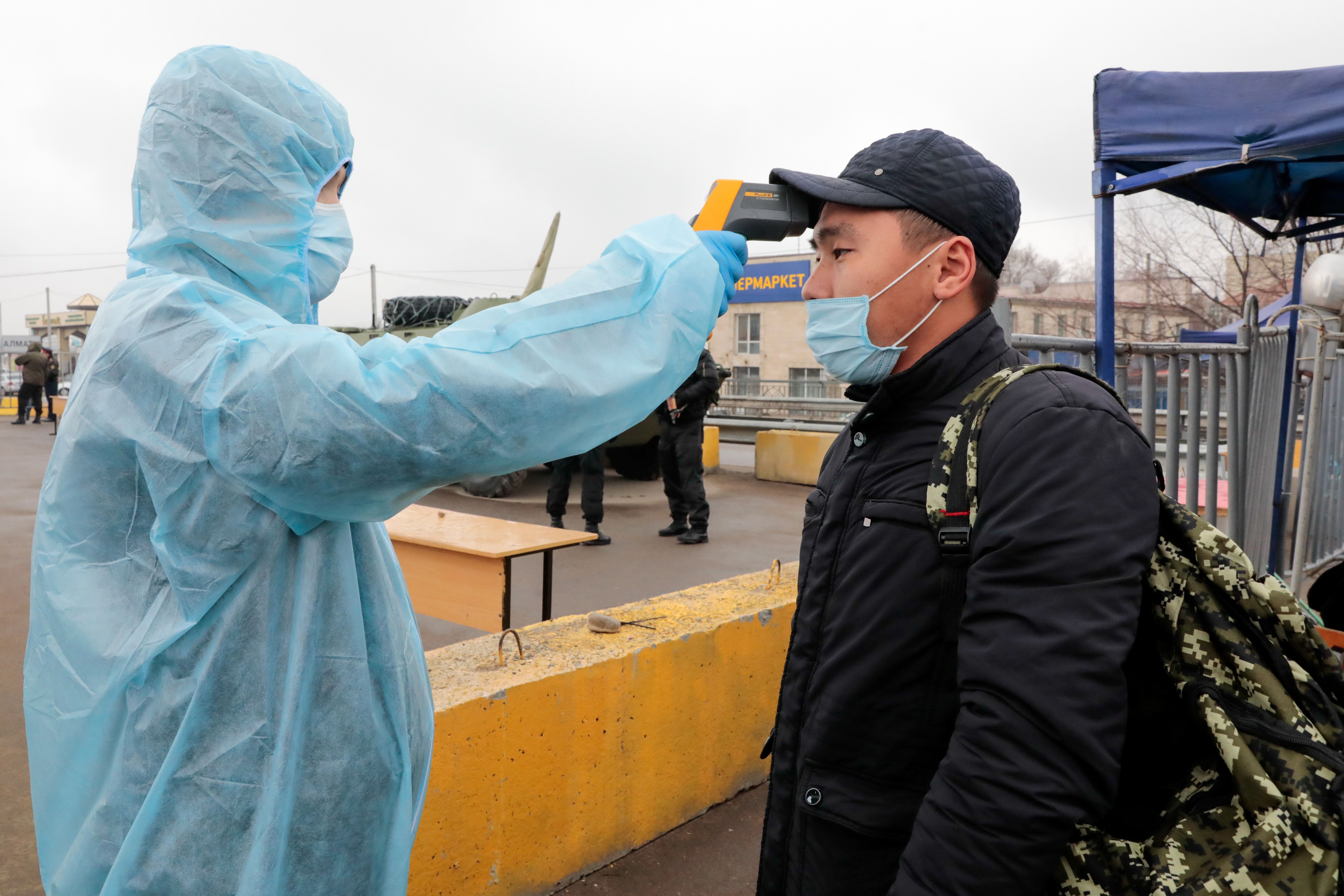 В Казахстане назвали условия введения ограничений из-за нового штамма коронавируса