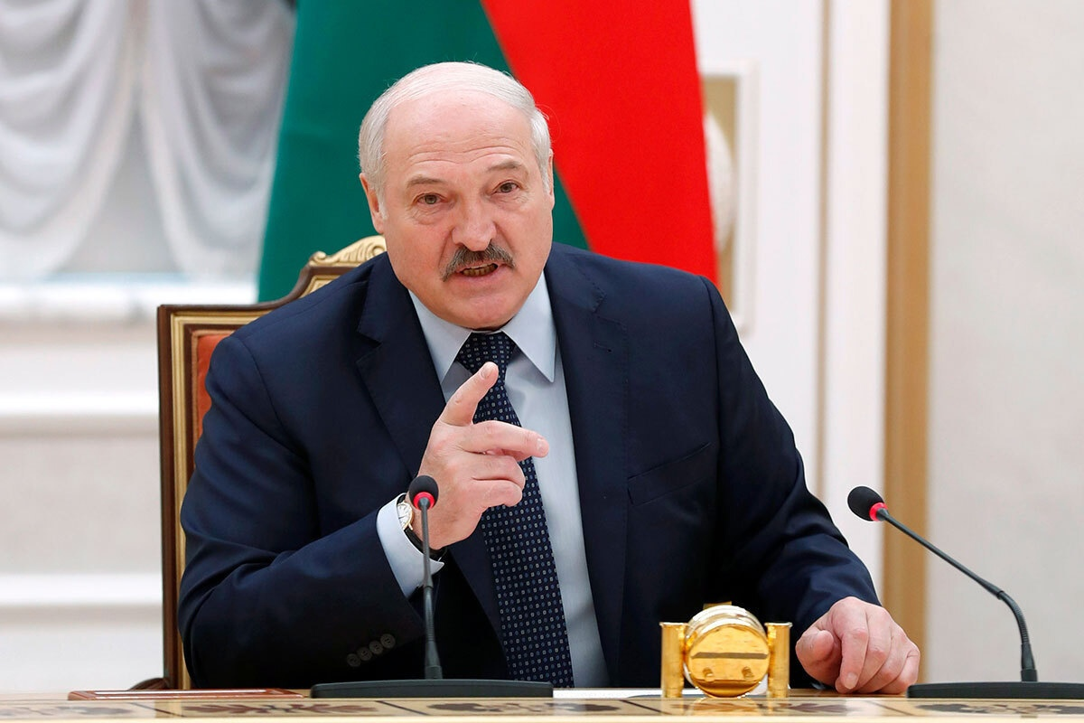 Лукашенко призвал прекратить «строить дворцы» в здравоохранении и в образовании