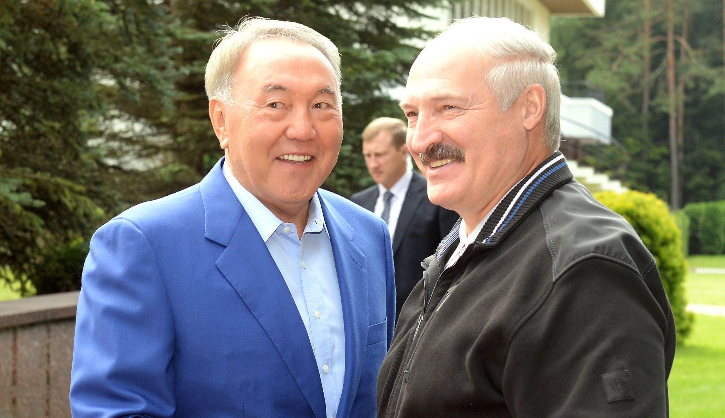 Лукашенко рассказал об отношении к транзиту власти в Казахстане