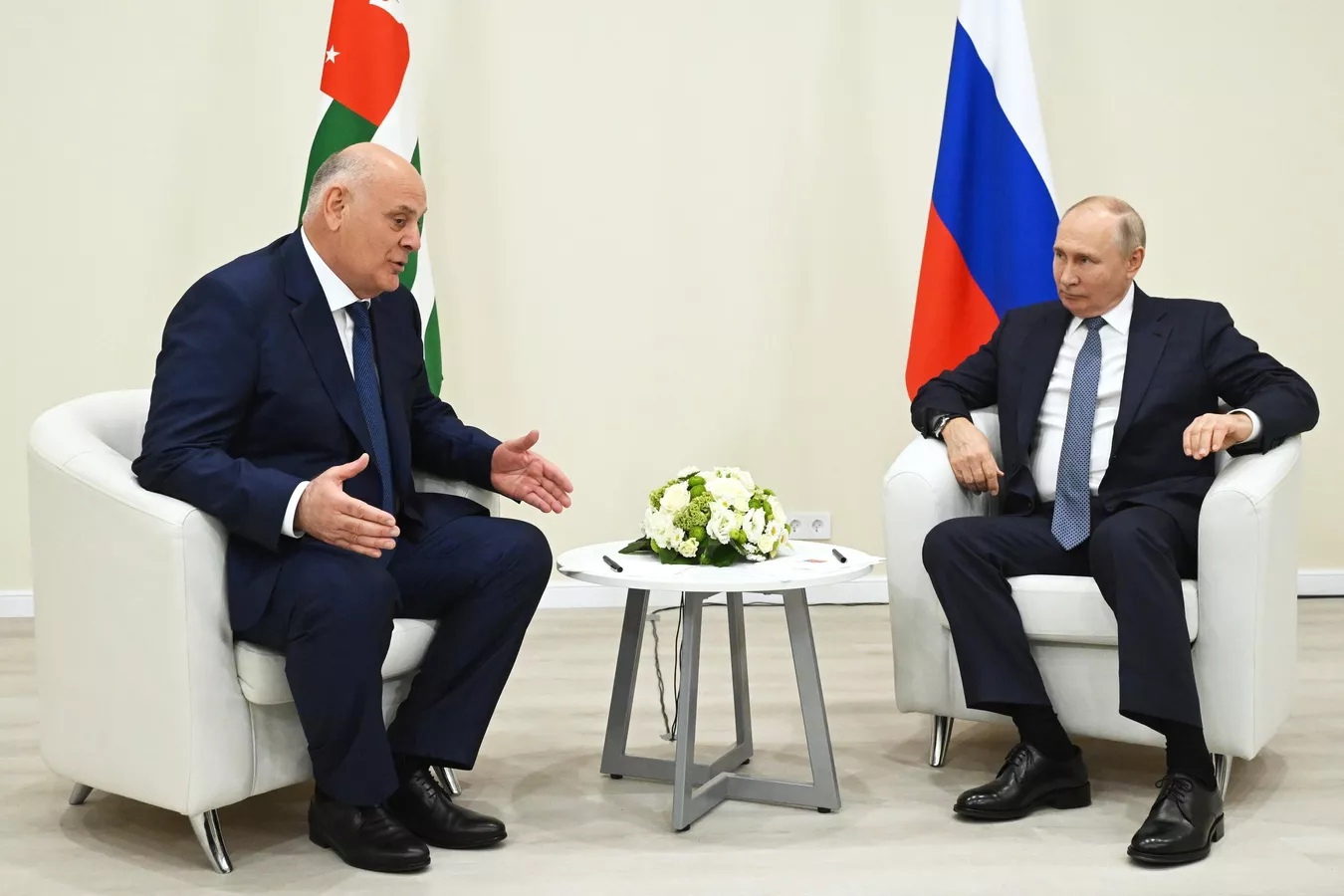 Абхазия хочет участвовать в интеграционных процессах с Россией – Бжания