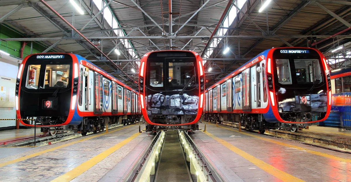 Россия отправила в Беларусь первый поезд метро «Минск 2024»