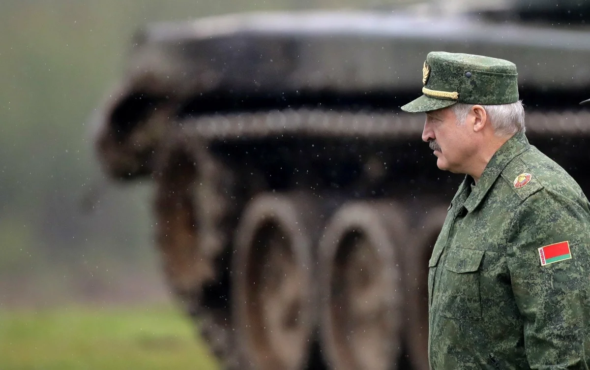 Лукашенко прокомментировал переброску польских танков к границе Беларуси