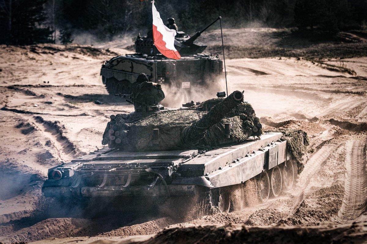 Польша наращивает танковые войска против России и Белоруссии