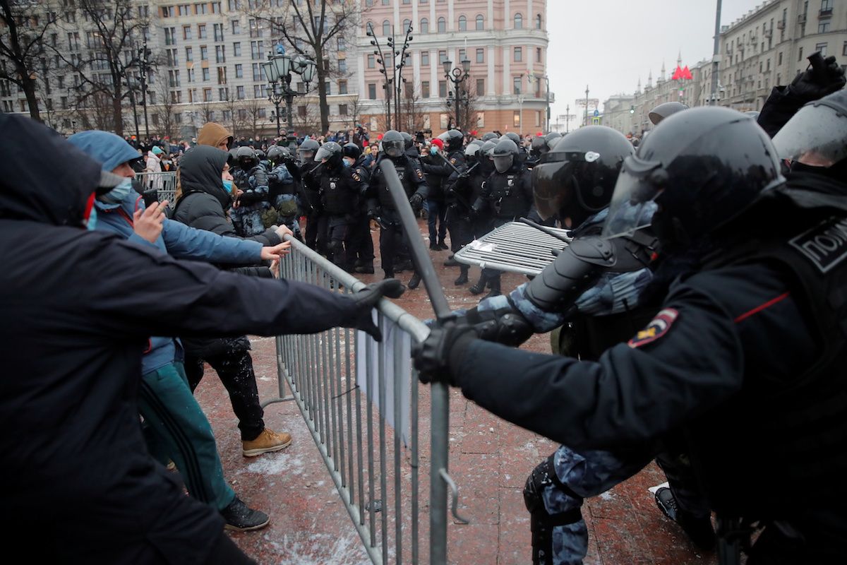 Путин сравнил протесты в России и США