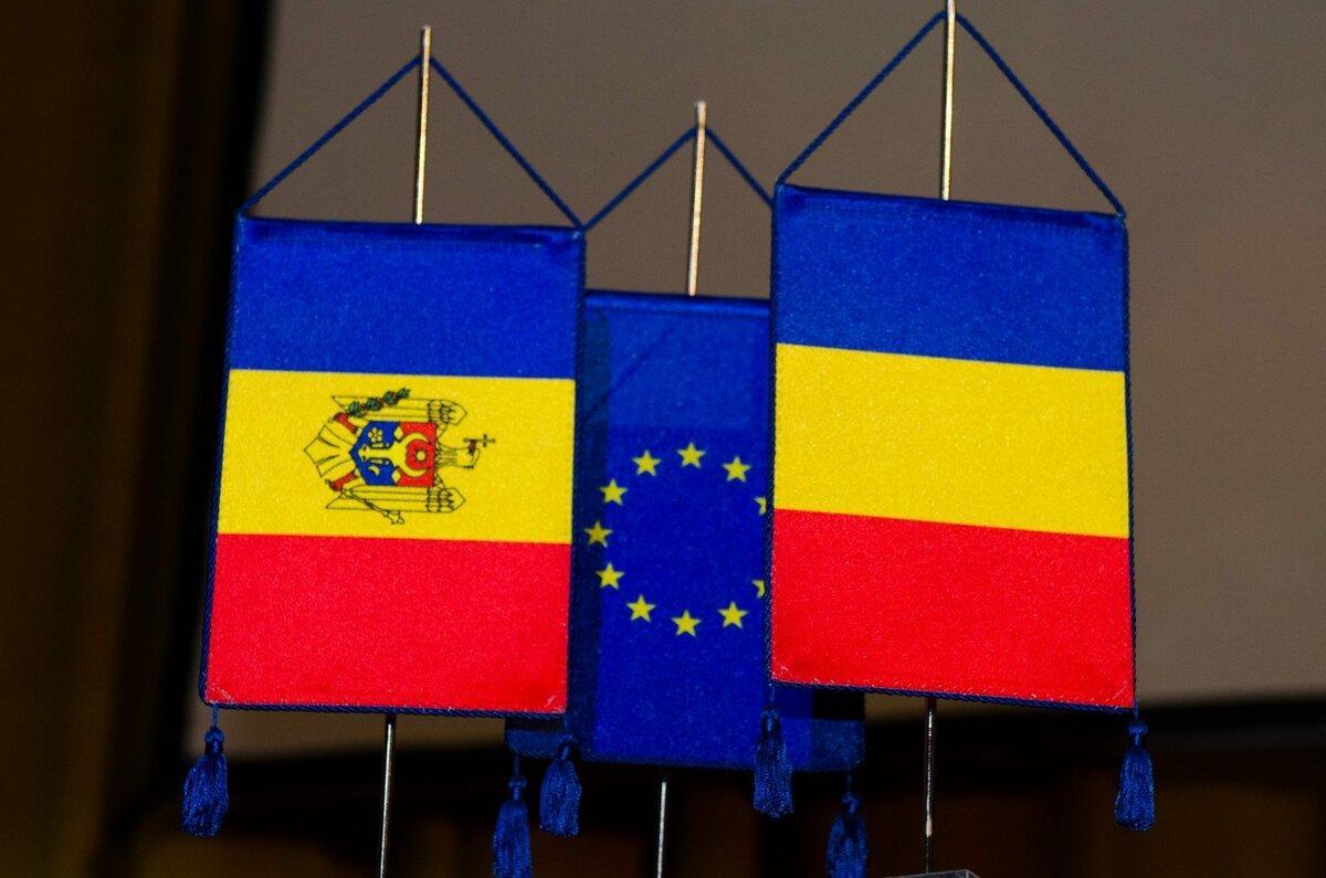 Дотации в обмен на лояльность: ЕС подводит Молдову к поглощению Румынией