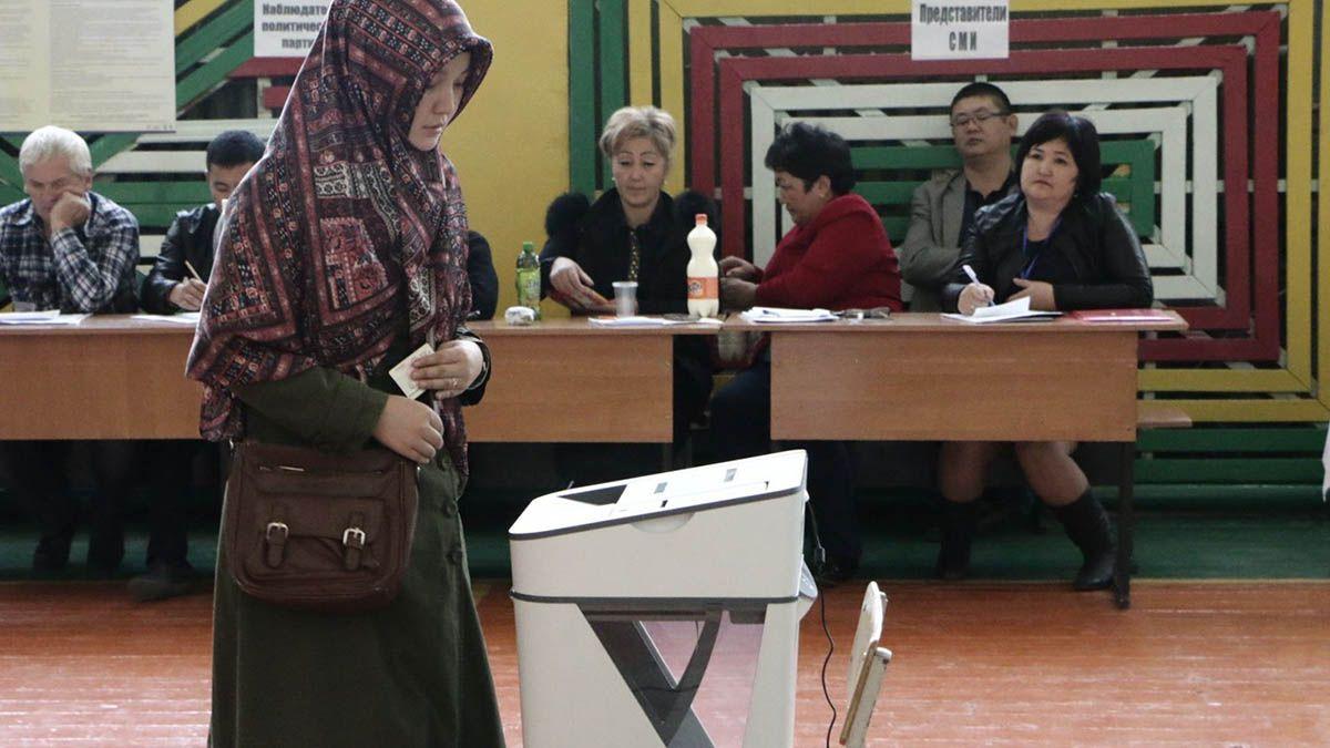 18 кандидатов зарегистрировались на выборы президента Кыргызстана