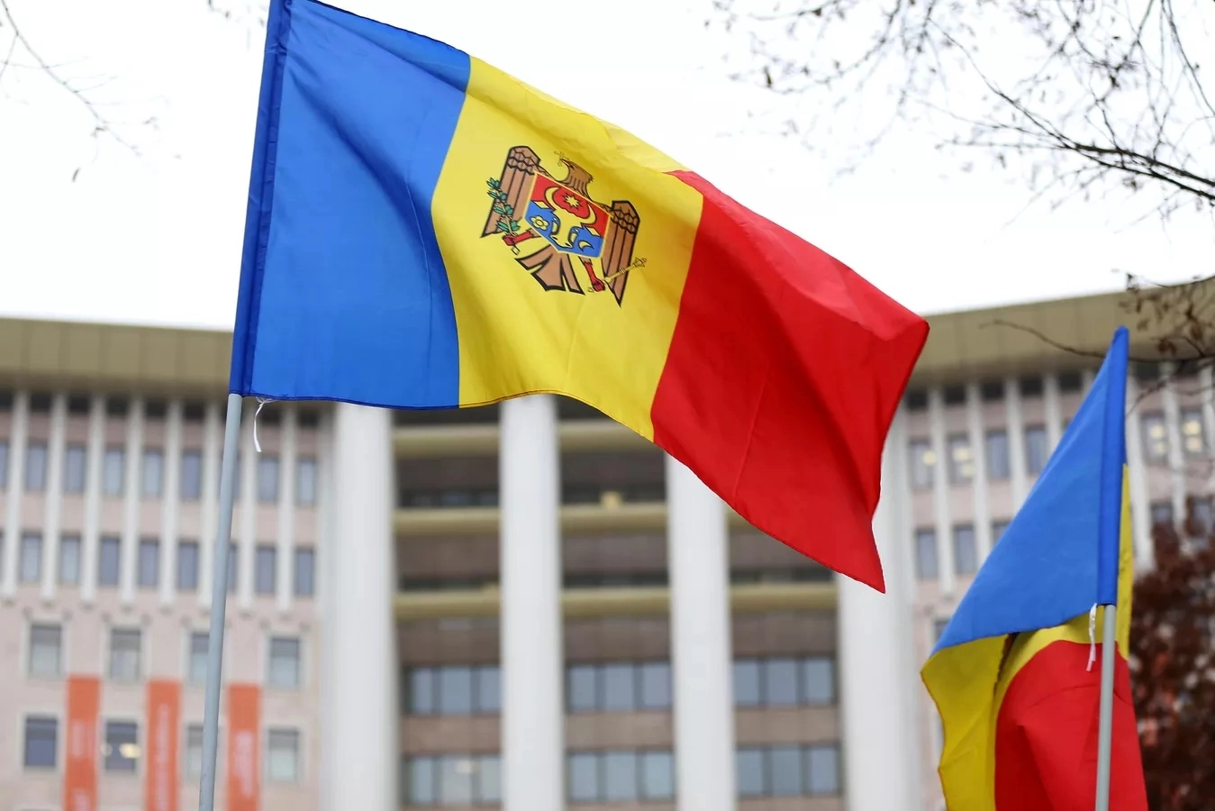 В Молдове утвердили замену названия госязыка на румынский