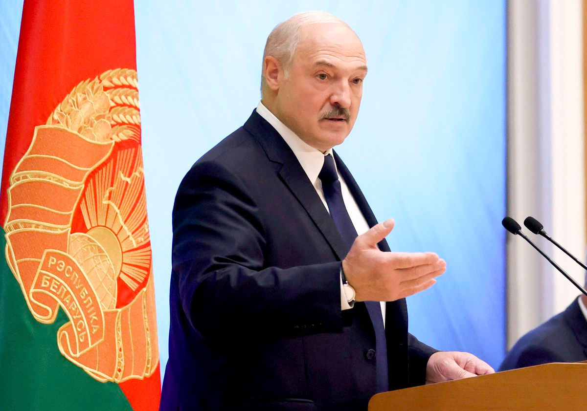 Лукашенко потребовал у Запада доказать подготовку нападения на Украину Россией