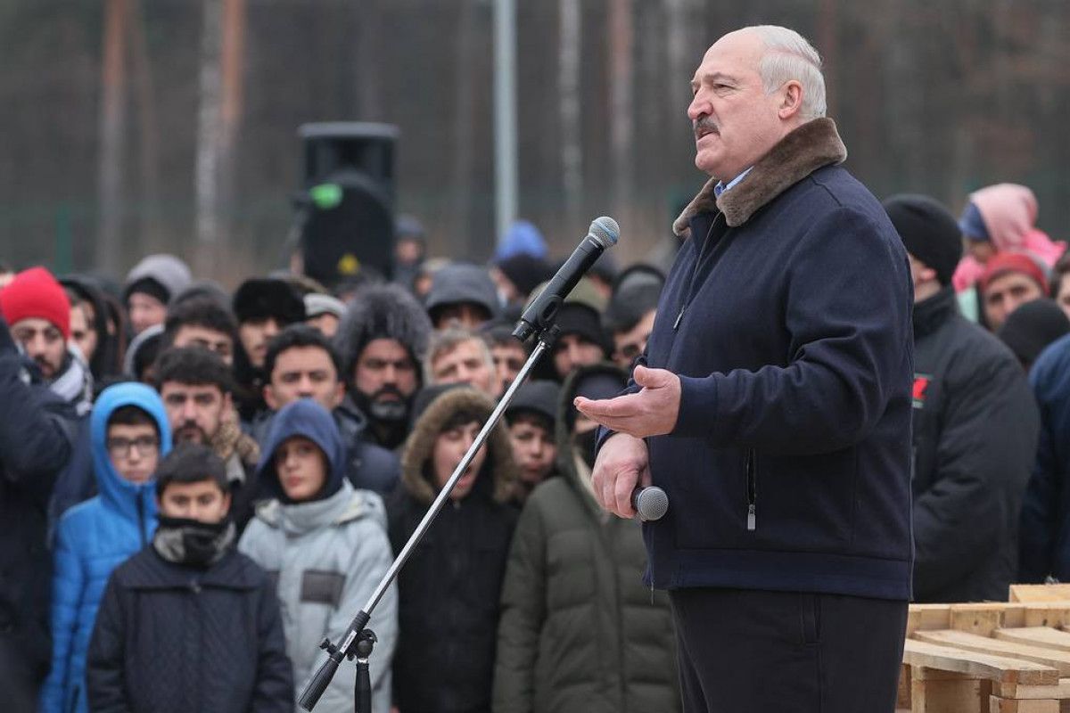 Лукашенко встретился с беженцами на границе с Польшей