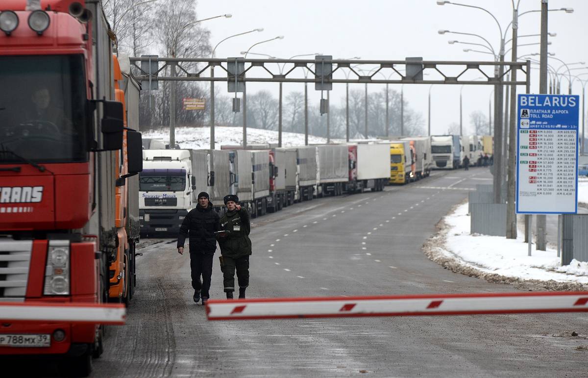Лукашенко пригрозил Литве перекрыть транзит на Украину