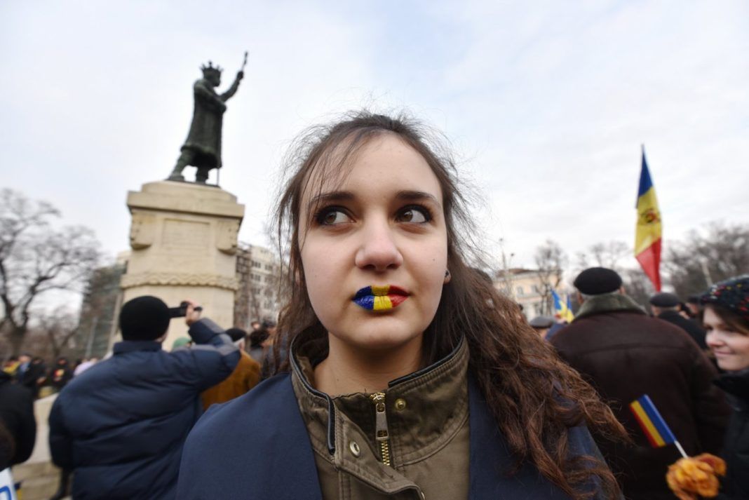 Борьба политиков с русским языком провоцирует напряжение в Молдове – молдавский эксперт