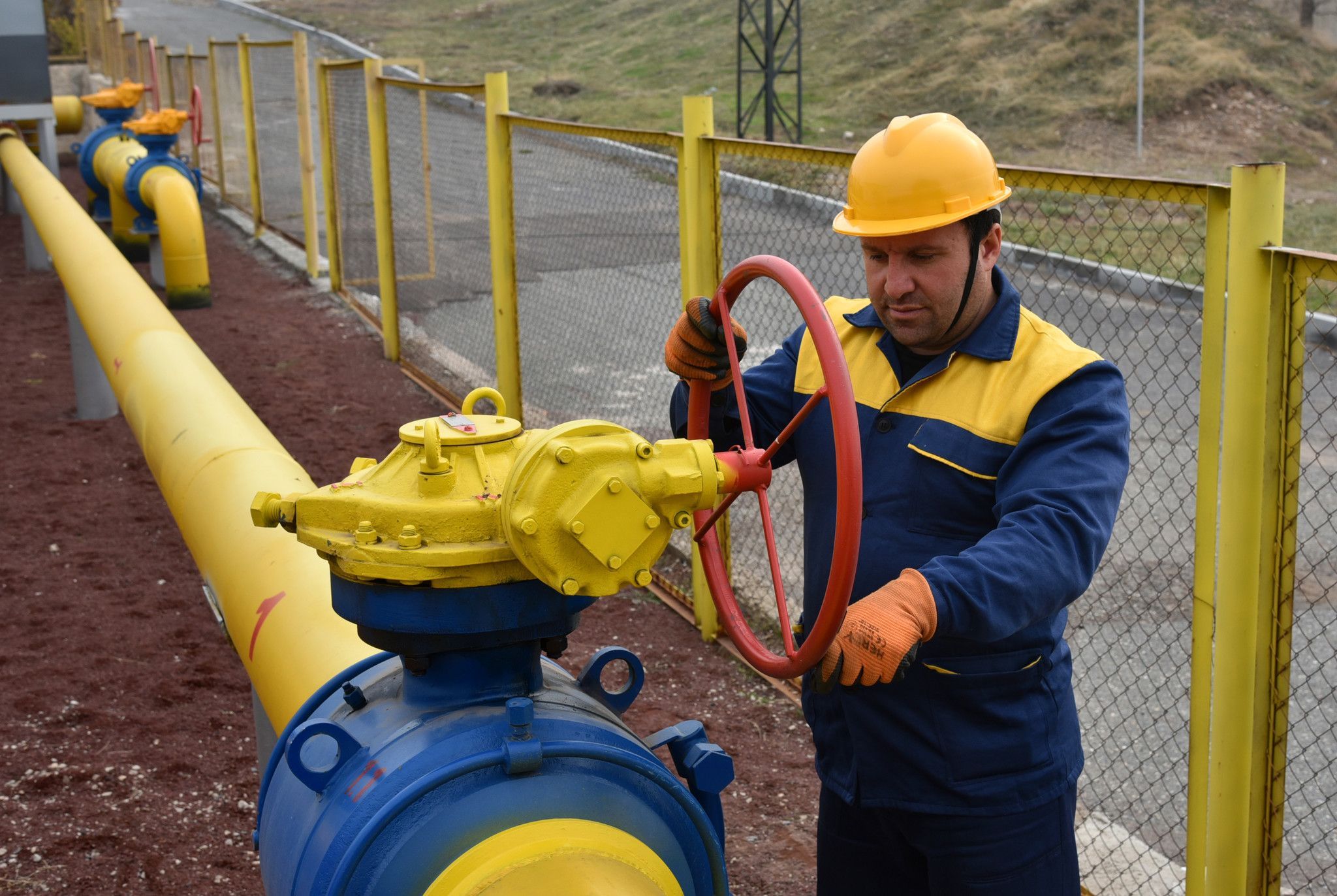 Армения начала оплачивать российский газ в рублях – глава Минэкономики