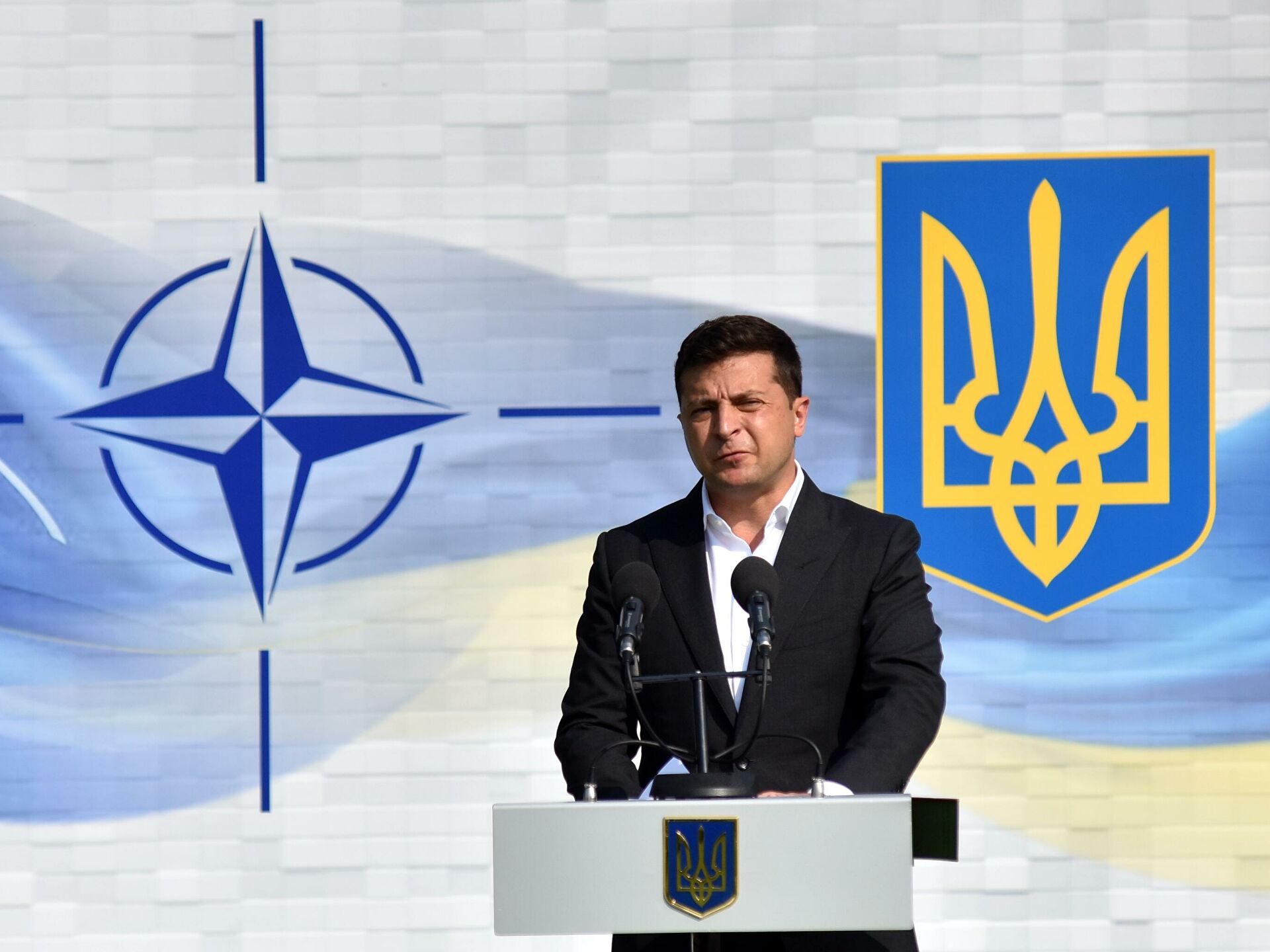 Зеленский: Необходимо признать, что Украина не войдет в НАТО