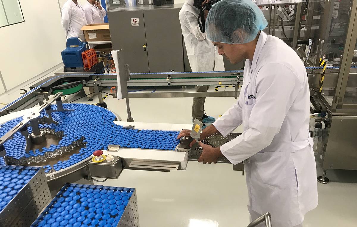 Минздрав Казахстана оценил мощности нового завода по производству вакцин