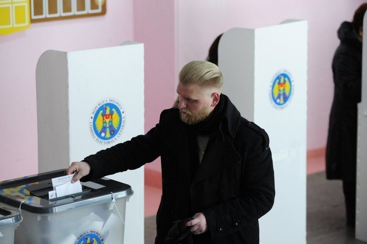 В Молдове требуют открыть больше избирательных участков за границей